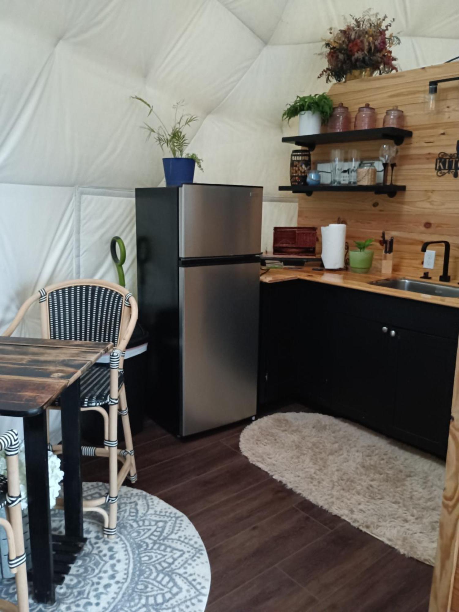 Waterfront Luxury Glamping Dome Hotel Rogersville Exterior photo