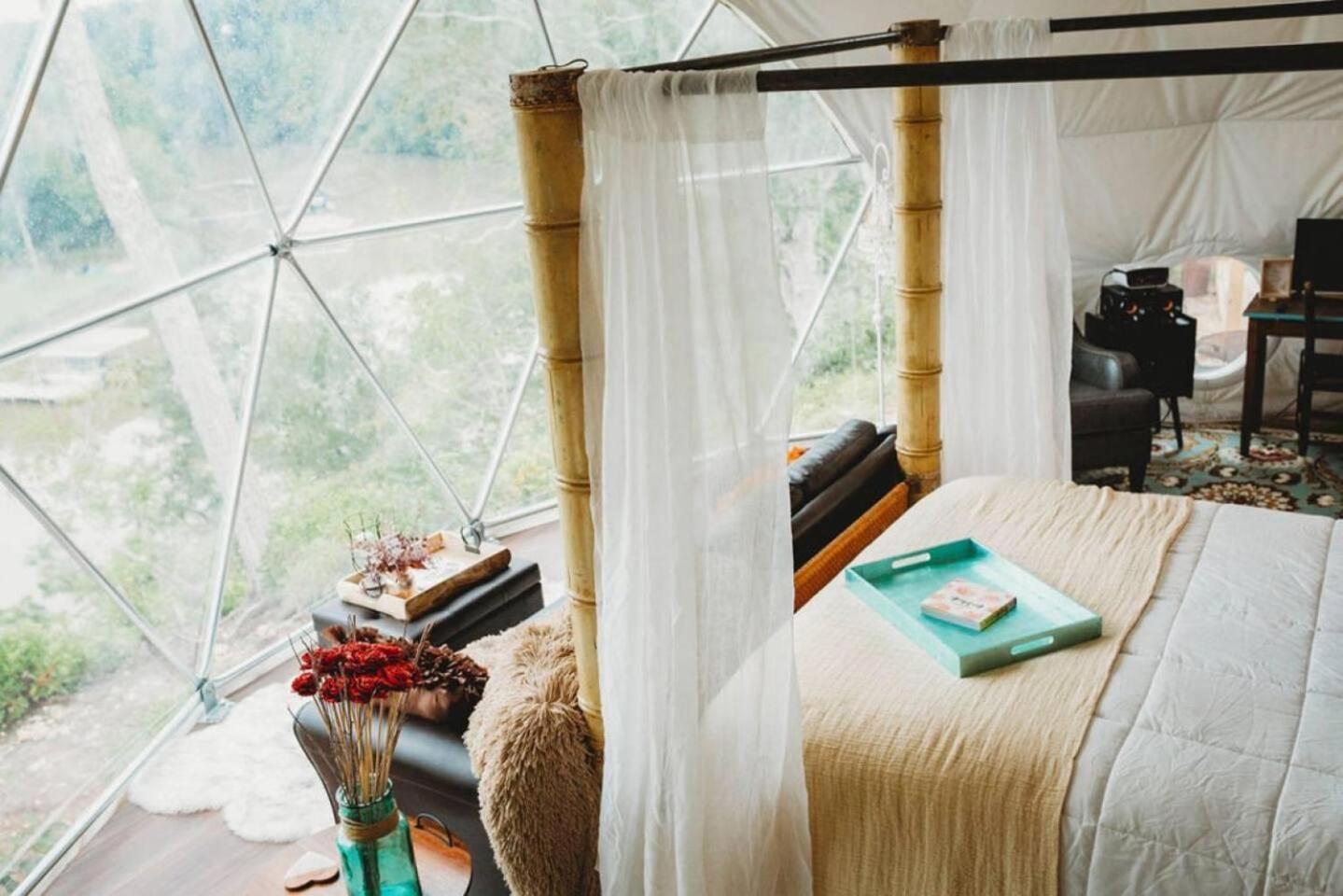 Waterfront Luxury Glamping Dome Hotel Rogersville Exterior photo